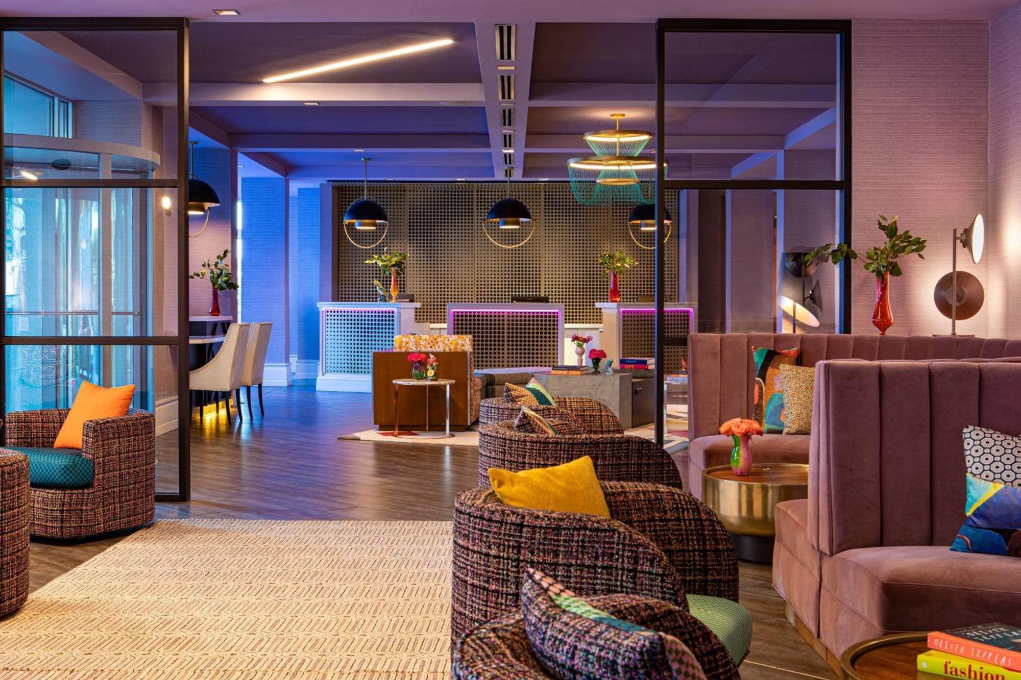 Colee, Buckhead, Autograph Collection