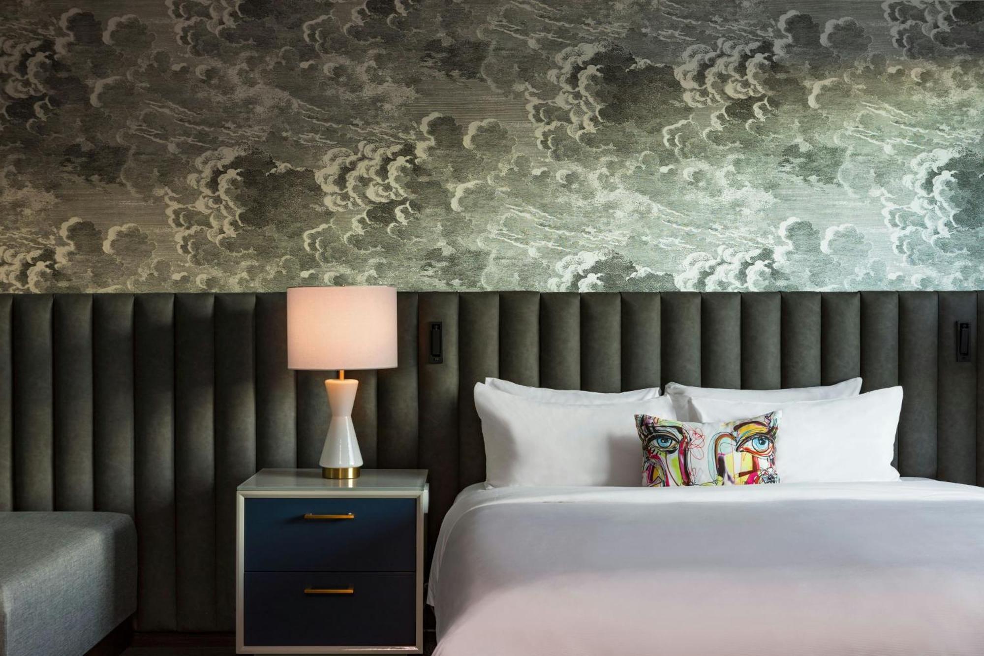 Colee, Buckhead, Autograph Collection 4*